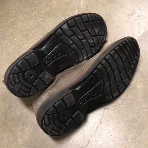 Men’s size 10.5(44) Ecco waterproof shoes - Picture 3 of 4